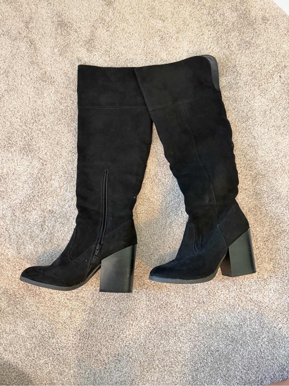 Women's Black Faux Suede Knee-High Block Heel Boots
